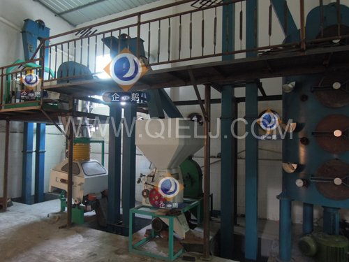 低溫冷榨亞麻籽油設(shè)備 開亞麻籽油廠 胡麻籽油精煉成套設(shè)備(圖3)